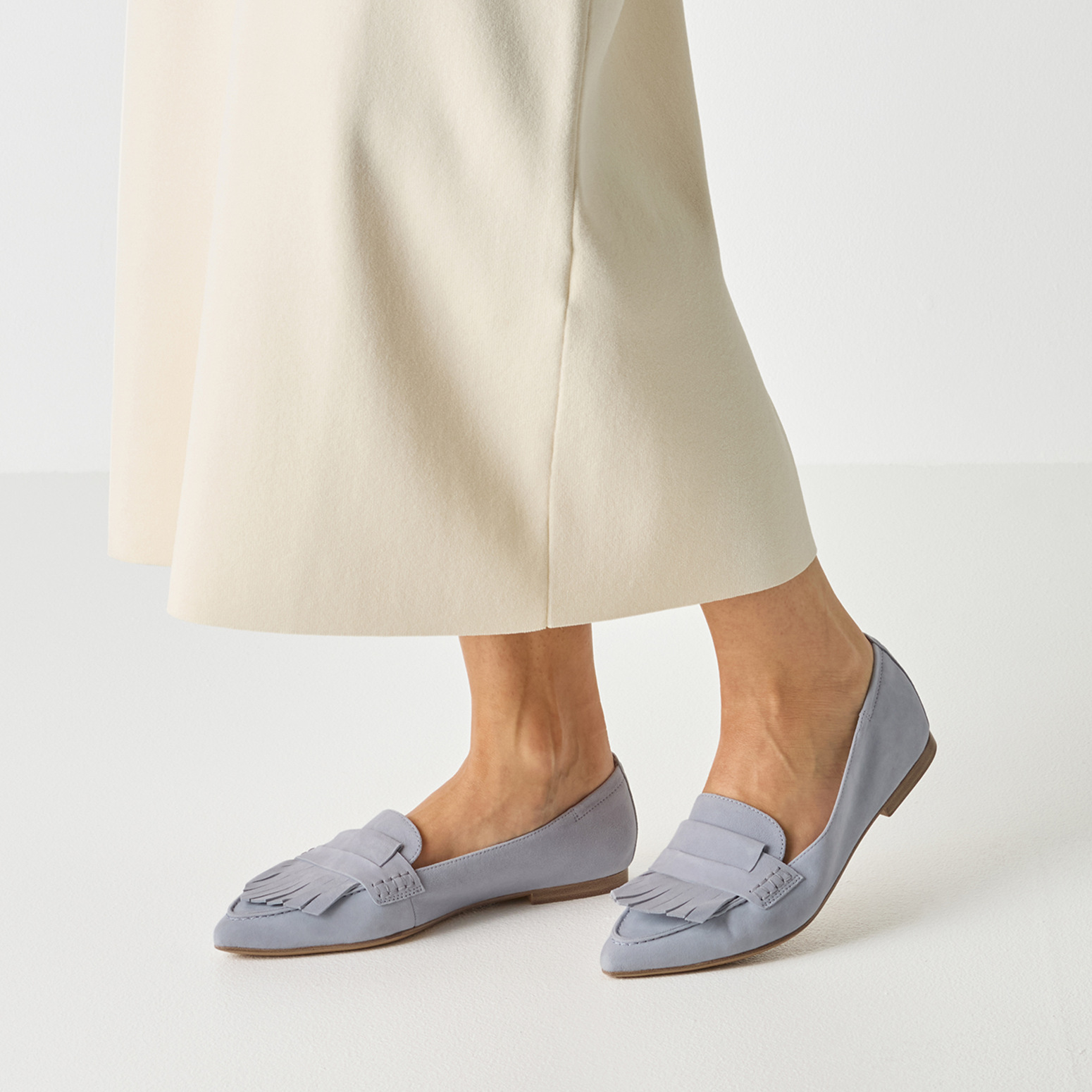 Tamaris 24238 Tassel Loafer - Image 6