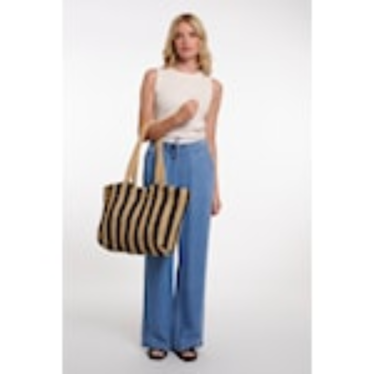 Rino&Pelle Vanessa Beach Bag - Image 2