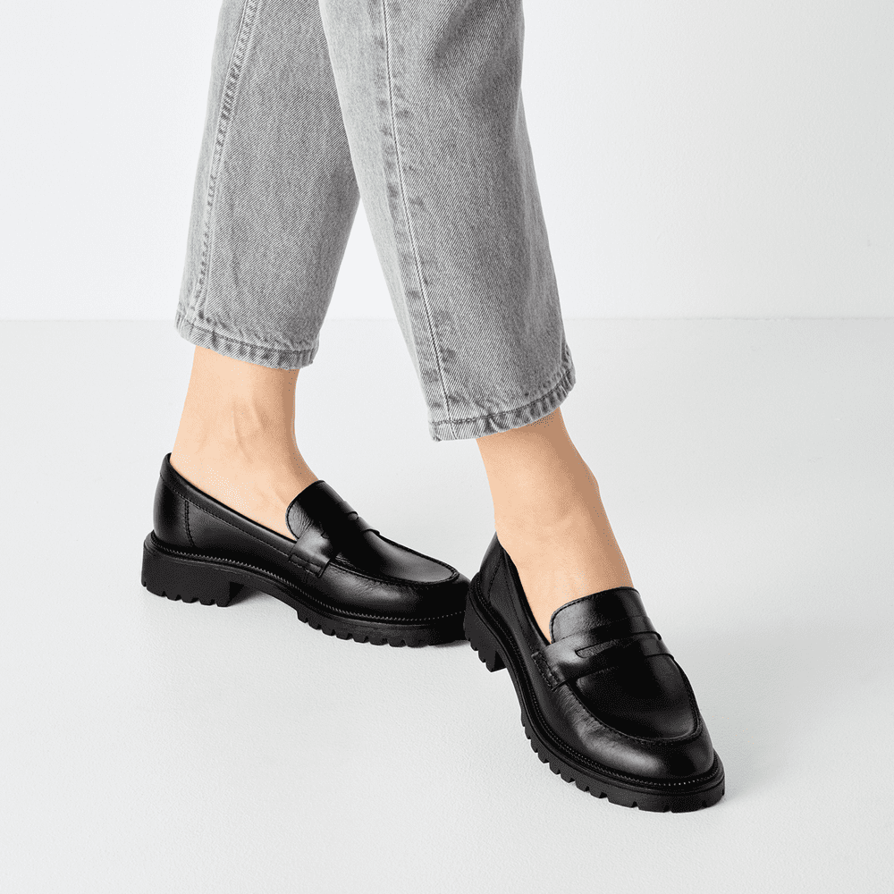 Tamaris 24300 Loafer - Image 3